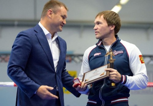 Оренбургский тренер по боксу Дмитрий Скопинцев удостоен звания «Человек года»