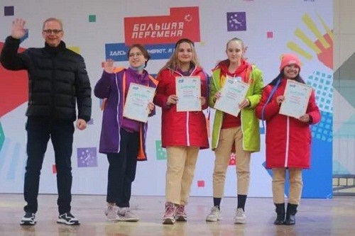 Ученицы из  Илека и Оренбурга получат по 200 тысяч рублей