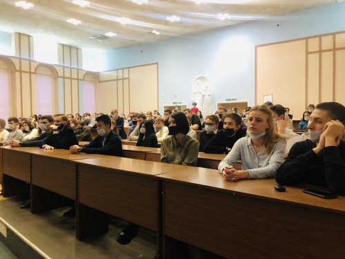 Оренбургские полицейские провели встречу с будущими юристами