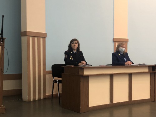 Оренбургские полицейские провели встречу с будущими юристами