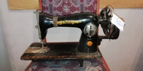 В Саракташском районе у местной жительницы украли швейную машинку