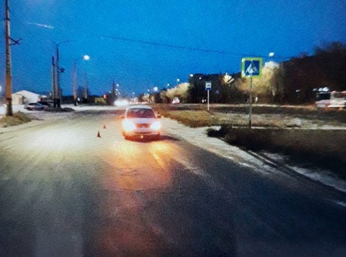 В Орске на одноименном проспекте на пешеходном переходе сбили девушку В Орске на одноименном проспекте на пешеходном переходе сбили девушку