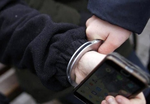 В Орске у жителя Новотроицка открыто похитили мобильный телефон 