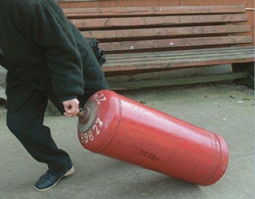 Сотрудниками полиции Светлинского района раскрыта кража газового баллона