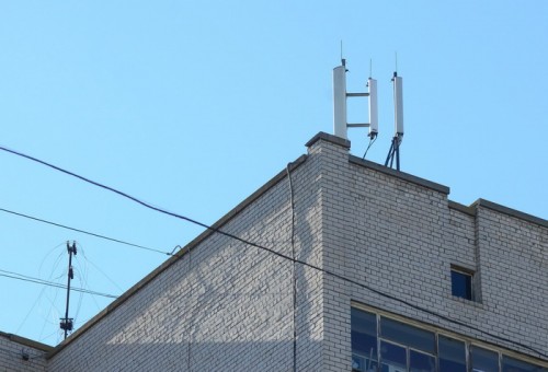 Жители многоквартирного дома пытались через суд убрать с крыши дома антенны