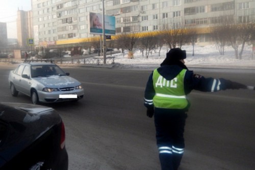 В Тоцком районе женщина передала сотруднику полиции 30 тысяч рублей
