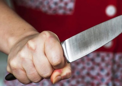 В Грачевском районе супруга ножом ударила гражданского мужа