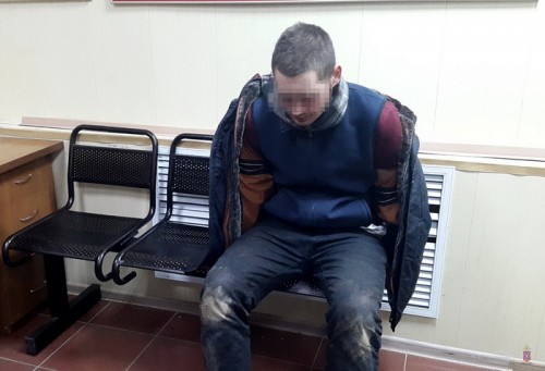 В Шарлыкском районе мужчина с ножом напал на сотрудника полиции