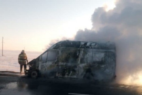На автомобильной дороге Орск - Домбаровка сгорел автомобиль скорой медицинской помощи