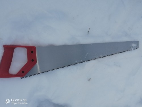 Полицейские Курманаевского района выявили факт незаконной вырубки хвойных пород дерева