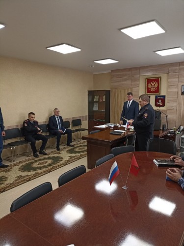 В с. Тоцкое поблагодарили жителей районного центра, обезвредившим правонарушителя В с. Тоцкое поблагодарили жителей районного центра, обезвредившим правонарушителя