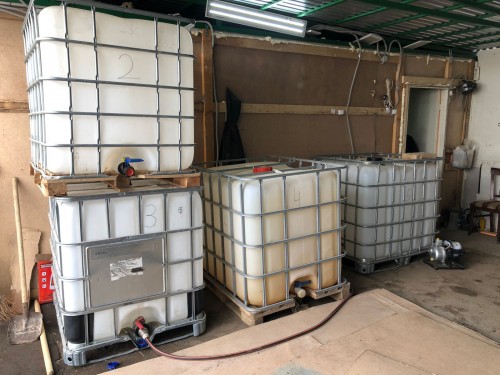 В Оренбурге пресечена деятельность цеха по производству стеклоомывающей жидкости на основе метилового спирта В Оренбурге пресечена деятельность цеха по производству стеклоомывающей жидкости на основе метилового спирта