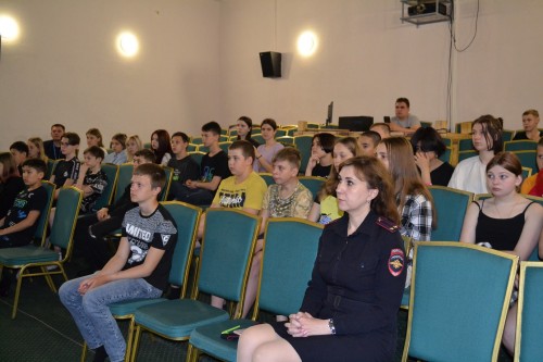 В Оренбурге сотрудники полиции встретились с ребятами, отдыхающими в санатории-профилактории «Зарница»
