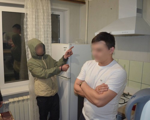 В Оренбургской области полицейскими изъято более 200 свертков героина, подготовленных к сбыту иностранцами