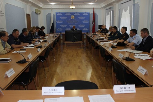 Сотрудники регионального УМВД обсудили в Правительстве области работу с волонтерами