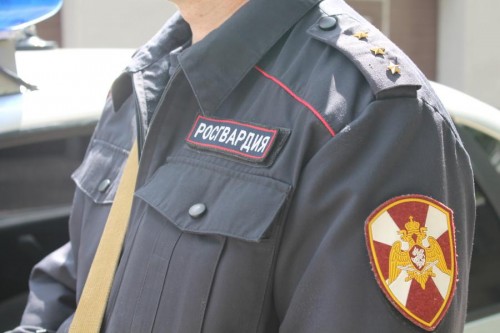 В Оренбурге росгвардейцы задержали мужчину за попытку кражи из магазина