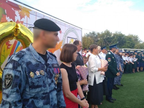 В Оренбурге росгвардейцы поздравили учеников подшефных классов с Днем знаний