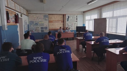 Сотрудники ГИБДД Оренбургской области провели профилактическое мероприятие «Внимание - дети!» среди сотрудников МЧС