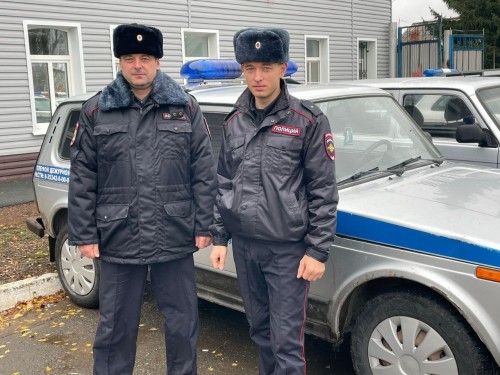 В Оренбургской области в национальном парке «Бузулукский бор» сотрудники полиции отыскали 71-летнюю пожилую женщину, которая заблудилась при сборе грибов.