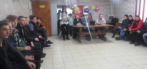 Сотрудники полиции с.Ташла провели встречу со студентами первого курса Ташлинского политехнического техникума в день правовой помощи детям.   