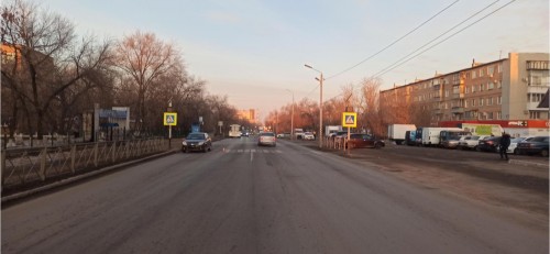 Сотрудники ГИБДД Оренбурга устанавливают обстоятельства наезда на 17-летнего пешехода Сотрудники ГИБДД Оренбурга устанавливают обстоятельства наезда на 17-летнего пешехода