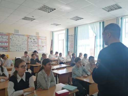 В рамках оперативно-профилактического мероприятия «Дети России» полицейские провели профилактические беседы со школьниками В рамках оперативно-профилактического мероприятия «Дети России» полицейские провели профилактические беседы со школьниками