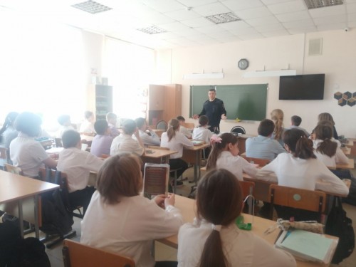 В рамках оперативно-профилактического мероприятия «Дети России» полицейские провели профилактические беседы со школьниками В рамках оперативно-профилактического мероприятия «Дети России» полицейские провели профилактические беседы со школьниками