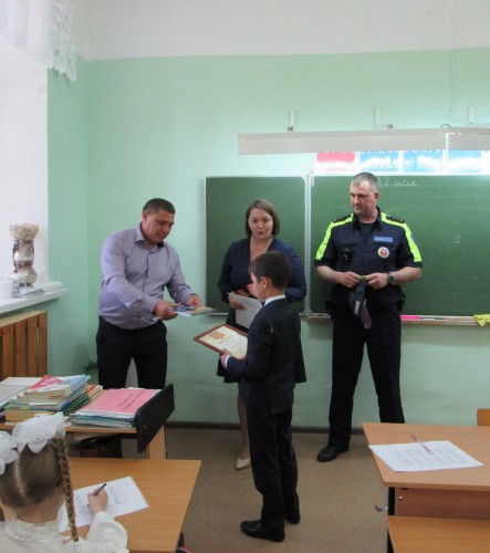 Полицейские и общественники наградили участников конкурса «Полицейский Дядя Стёпа»