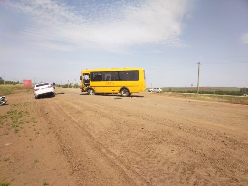 Сотрудниками полиции Сакмарского района проводится проверка по факту столкновения автобуса и легкового автомобиля