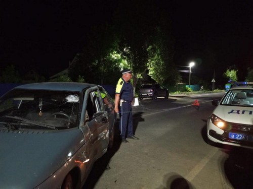 Сотрудники полиции Кувандыка устанавливают обстоятельства ДТП со смертельным исходом