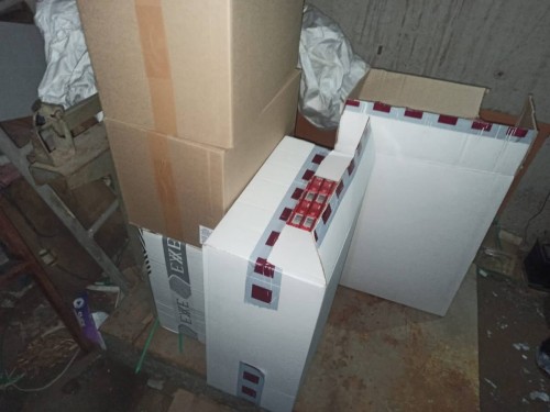 В Оренбуржье полиция подозревает мать с сыном в хранении свыше 67 тысяч пачек безакцизных сигарет В Оренбуржье полиция подозревает мать с сыном в хранении свыше 67 тысяч пачек безакцизных сигарет