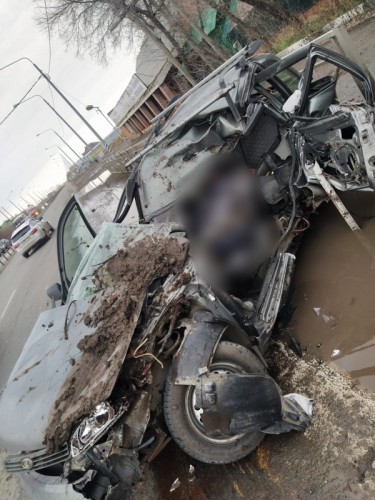 Сотрудники полиции устанавливают обстоятельства ДТП со смертельным исходом на Беляевском шоссе