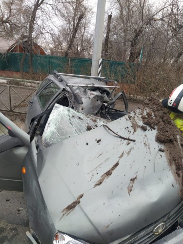 Сотрудники полиции устанавливают обстоятельства ДТП со смертельным исходом на Беляевском шоссе
