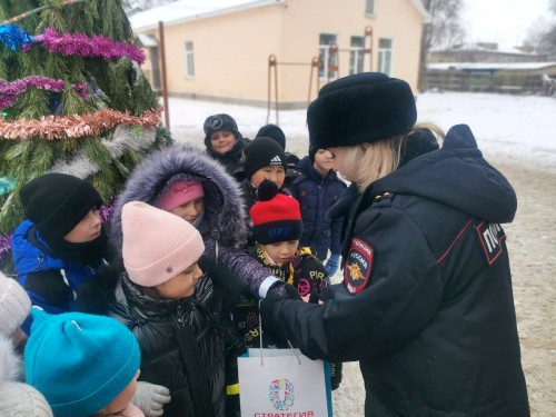 Госавтоинспекторы Соль-Илецка напоминают детям о правилах безопасного поведения в зимний период