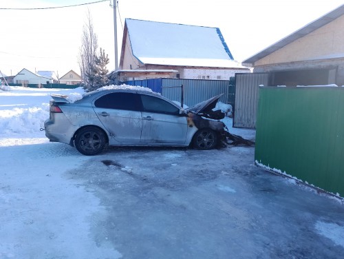 В Соль-Илецке полицейские выясняют причину возгорания автомобиля