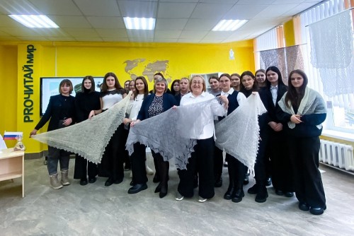 В Республике Беларусь открыт выставочный проект «Оренбургский пуховый платок»