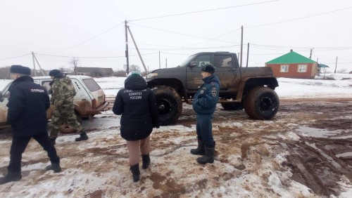 Сотрудники полиции Новосергеевки нашли пропавших рыбаков