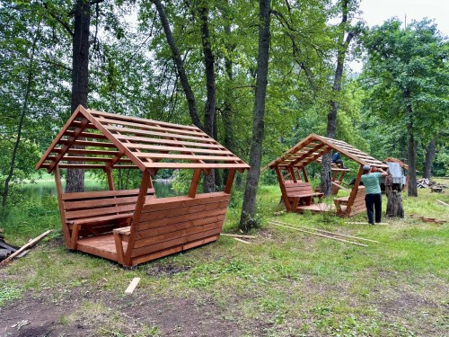 В Бузулукском бору поставили новые беседки