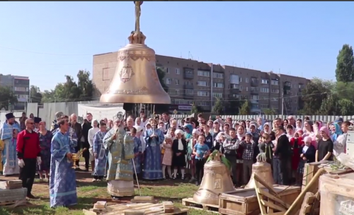 На Свято-Троицкий кафедральный собор в Бузулуке подняли главные купола