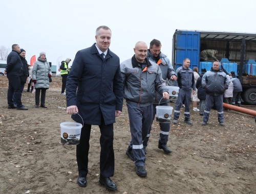 Металлурги Уральской Стали продолжают зарыблять водоемы Оренбуржья