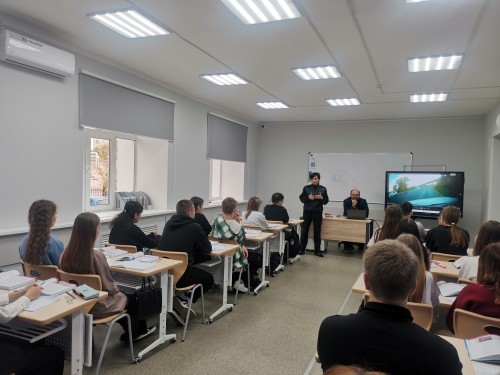 Госавтоинспекция Оренбурга и студенты – прямой диалог о дорожной безопасности  