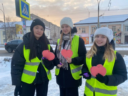 В городе Орске прошла информационно-пропагандистская акция  «Лайк за правильный переход!»