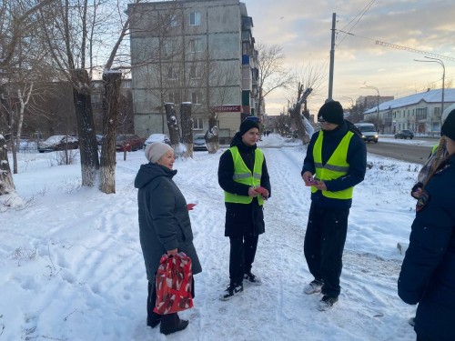 В городе Орске прошла информационно-пропагандистская акция  «Лайк за правильный переход!»