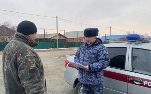 В рамках акции «Безопасный Новый год» росгвардейцы информируют граждан о том, как можно обезопасить свое имущество от преступных посягательств В рамках акции «Безопасный Новый год» росгвардейцы информируют граждан о том, как можно обезопасить свое имущество от преступных посягательств