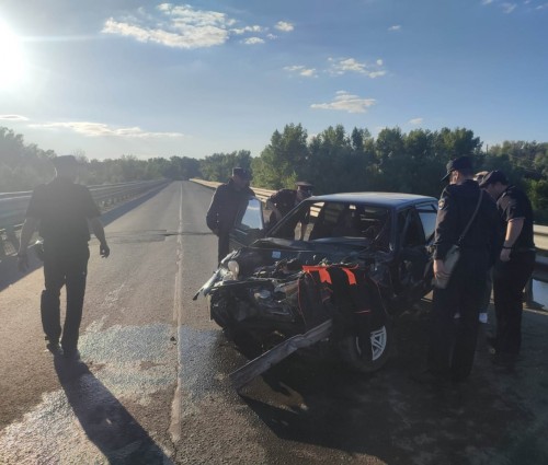 В Сакмаре пьяный водитель повредил ограждение на мосту В Сакмаре пьяный водитель повредил ограждение на мосту