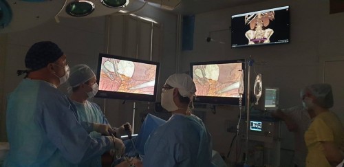 Оренбургские хирурги впервые в России провели операцию с применением двух современных технологий одновременно Оренбургские хирурги впервые в России провели операцию с применением двух современных технологий одновременно