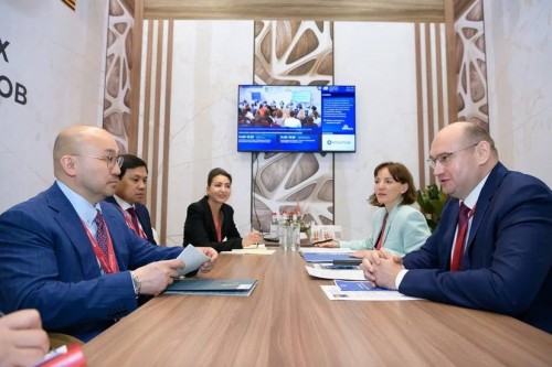 Евгений Солнцев обсудил ключевые вопросы сотрудничества с Послом Республики Казахстан