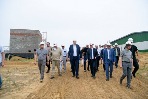 Евгений Солнцев поручил ускорить ремонт школы №4 г. Соль-Илецка и оценил ход работ по реконструкции очистных сооружений