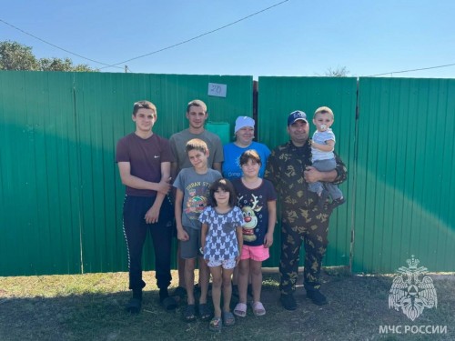 В Оренбуржье 16-лентий парень спас детей из пожара В Оренбуржье 16-лентий парень спас детей из пожара