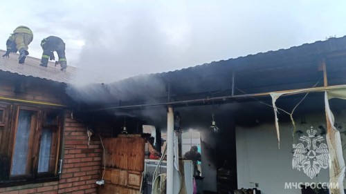 В Оренбурге в микрорайоне Пугачи вспыхнула баня